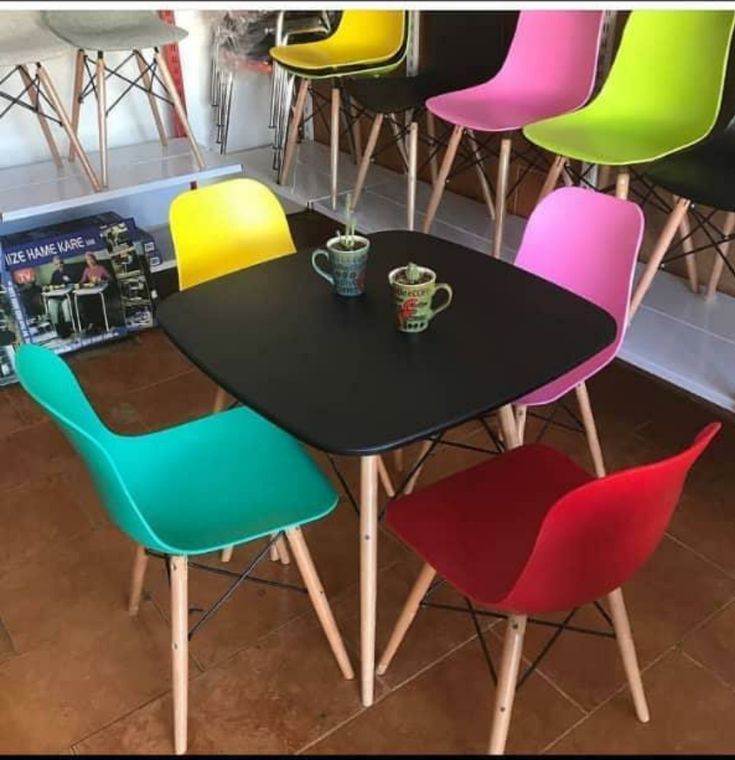 میز و صندلی ناهارخوری خانه و آشپزخانه کافه رستوران فضای باز چهار نفره آریا پایه چوبی نشیمن فایبرگلاس