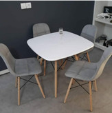 میز و صندلی غذاخوری پارچه ای آریا، پایه چوبی