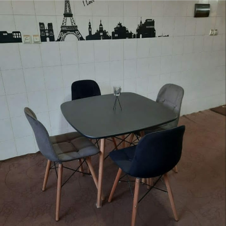 میز و صندلی غذاخوری پارچه ای آریا، پایه چوبی