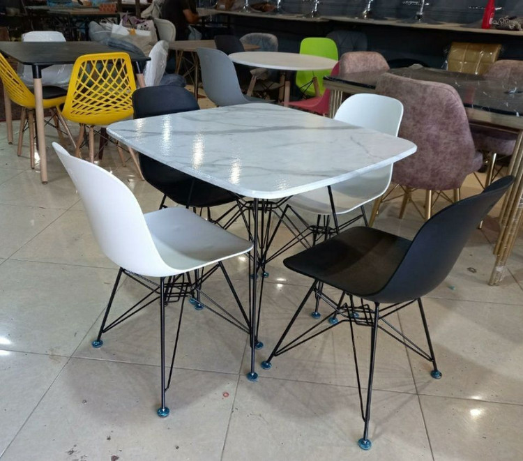 میز غذاخوری طرح سنگی پایه فلزی