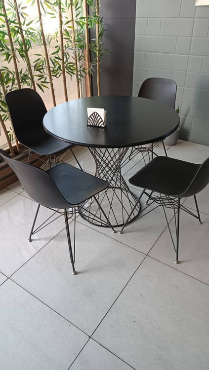 میز و صندلی نهارخوری فایبرگلاس پایه فلزی